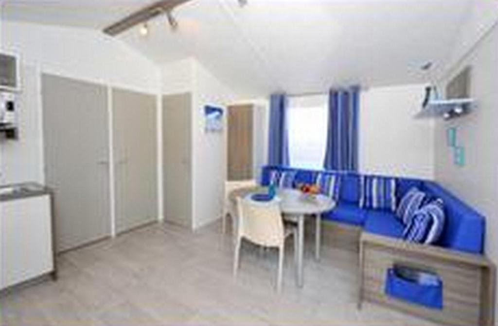 Camping Au Bord De L'Aisne Guignicourt Δωμάτιο φωτογραφία