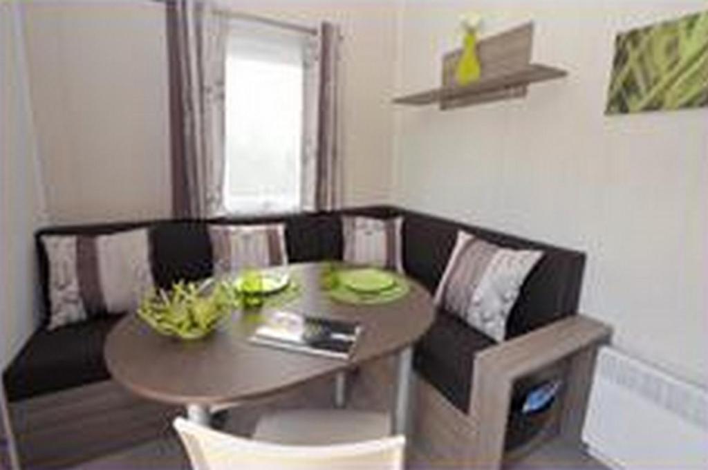 Camping Au Bord De L'Aisne Guignicourt Δωμάτιο φωτογραφία